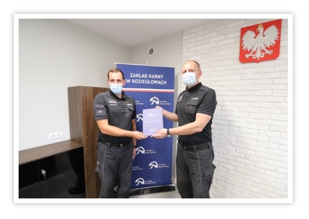 AdKozieg's tweet photo. Odpowiedzialność i odwagę ma we krwi 👮‍♂️👍👮‍♂️👍
https://t.co/gFr85VGmEx https://t.co/4Hg8jpD0Cp