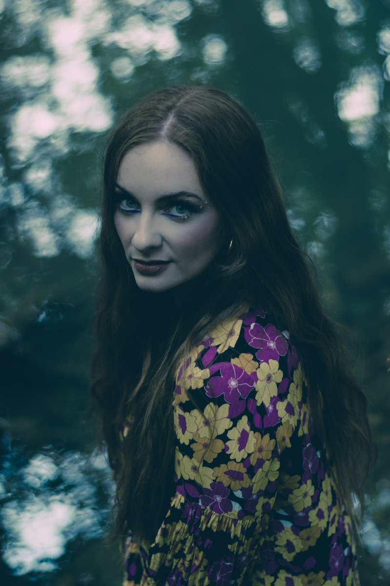Heather_Bond's tweet photo. The World is Ending. New single out now! Photo by the incredible @mf_sagi. Thank you for listening. Love youuu. HOPE YOU ALL LIKE THE NEW SONG MY FRIENDS ♥️ 

https://t.co/mowgFRkO9G 

@ViktorKrauss1 @modernworksmp @Lightning100 @WFPK @vydiaofficial @bmi #theworldisending https://t.co/4xdJkNsPpO