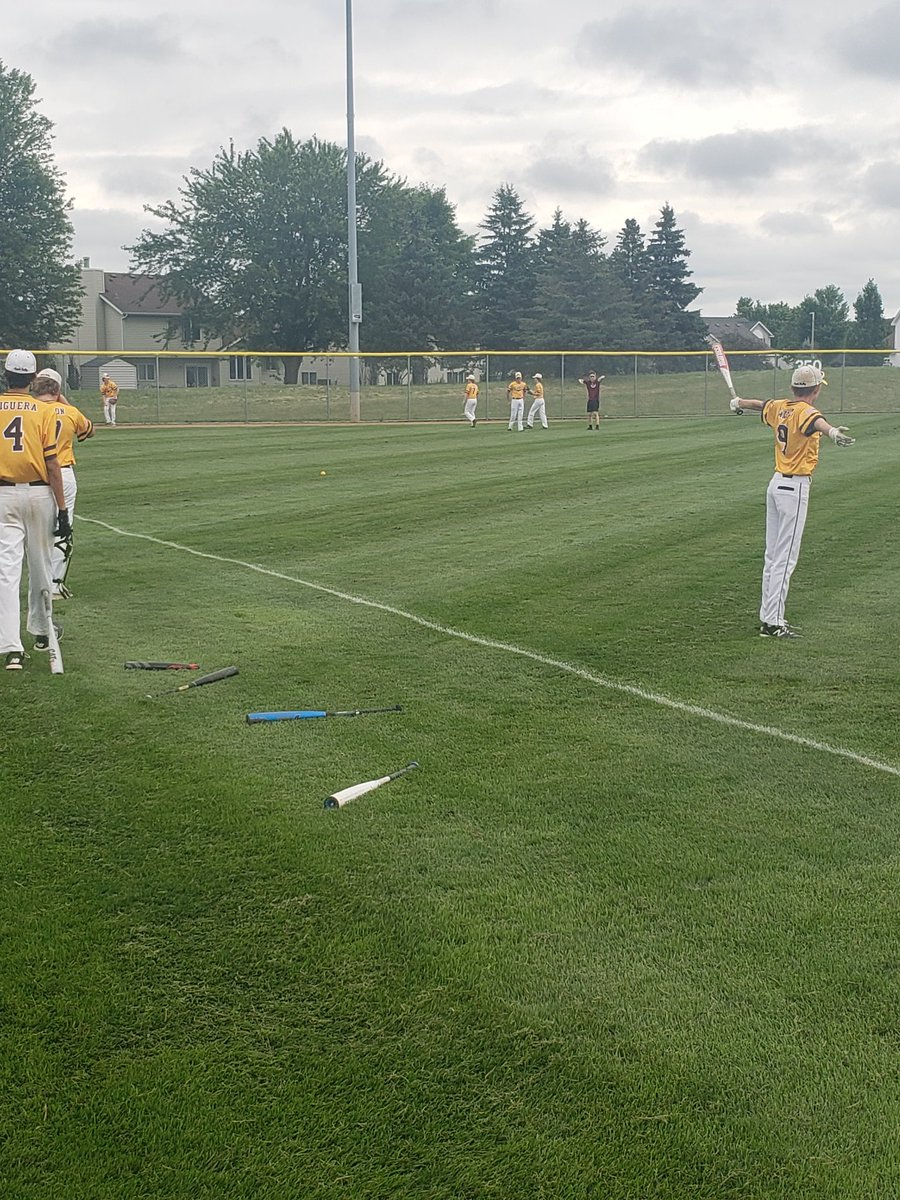 A guy who likes baseball tweet media