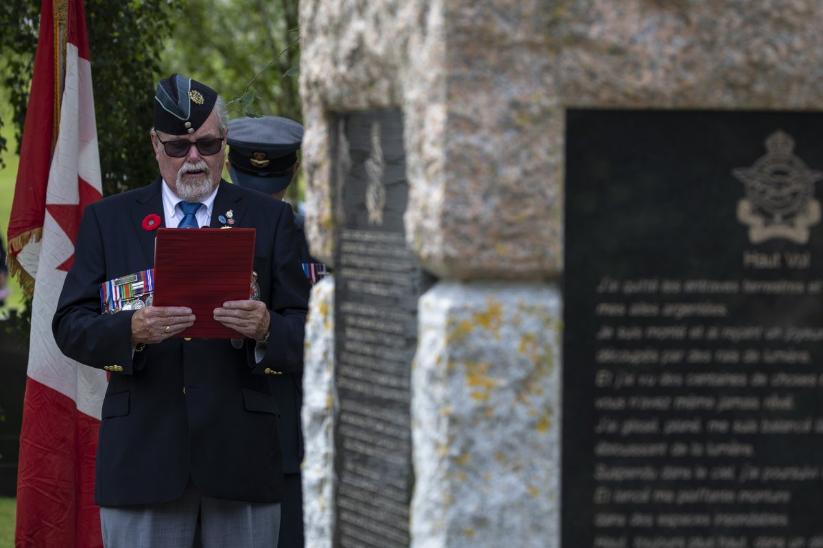 Merci à @RoyalAirForce pour l'émouvante cérémonie de réinauguration hier à l'arboretum national en l'honneur des courageux membres de @RCAF_ARC qui se sont battus pour notre liberté aux côtes de nos #PartenairesAmisAlliés britanniques. #ARC #NousNousSouviendronsDeux