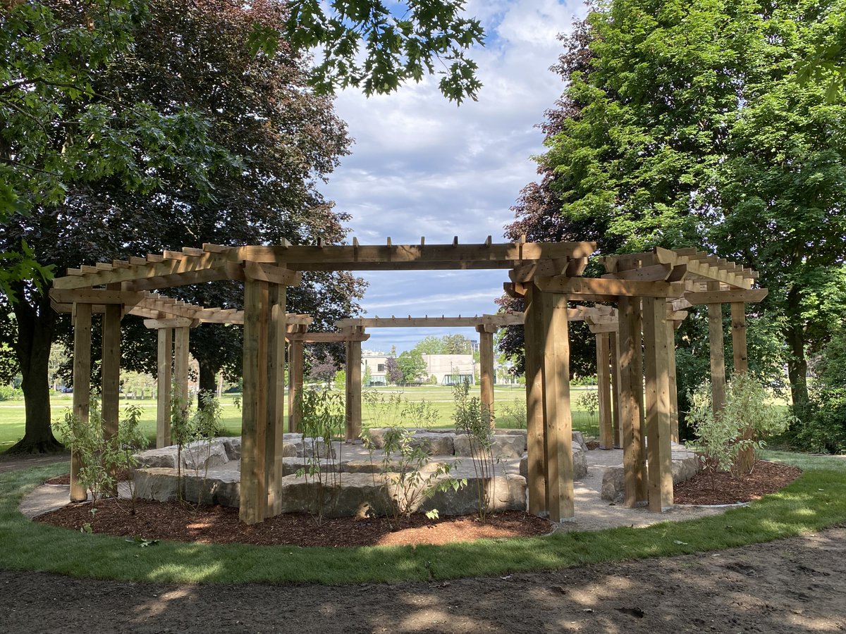 KUCalumni's tweet photo. The Reflection Circle is complete! We are grateful to have this beautiful space thanks to the generosity of Joanne and Peter Kenny. Stay tuned for details about our Reflection Circle celebration this fall. #APlaceToBe #APlaceToBecome #APlaceToReflect #IGoToKings #IWentToKings https://t.co/s0aYoA2Mcz