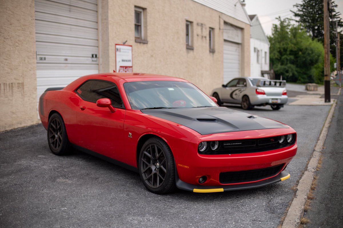 RoyalCustomsLLC's tweet photo. 3M Satin Black on this Challenger’s hood looks good, too bad they won’t take their bumper guards off… https://t.co/ZuvcdxuH0S