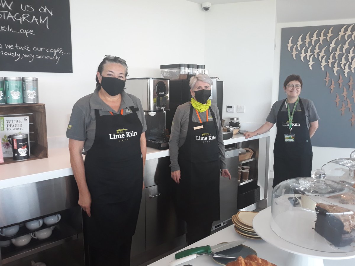 ryeharbour_NR's tweet photo. Sue, manager Leah & Lisa. Our ace team in Lime Kiln Cafe today - follow them on insta @lime_kiln_cafe - tho we warn you - it'll make you hungry! #CakeQueens https://t.co/PHh438dZlZ