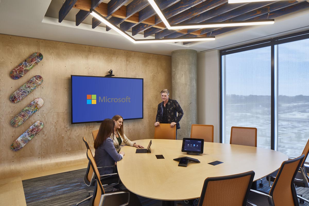 Саатчи левшинский. Включи мой офис. Отечественный софт. Офис microsoft в сша. The офис.