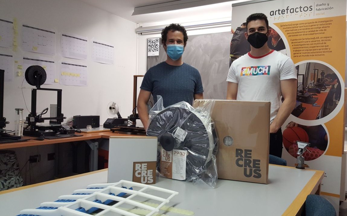 artefactos_org's tweet photo. En el #lab empleamos los mejores #materiales del mercado para #proyectos del sector médico como sociales. 

...y cuando se requiere mucho material... 😅 
las grandes #bobinas de @recreus3D.

#PP3D #3DPrint #research #innovation #medical
@UA_Universidad @EPSAlicante @isabial_iis https://t.co/o4vg4WXrF3