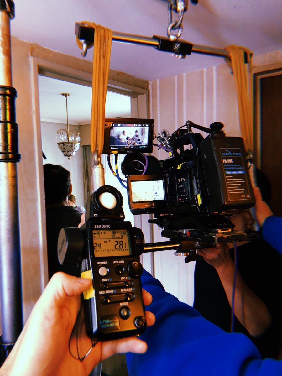 martinturnes's tweet photo. 🎥 EN LA CABEZA DE PAPÁ
dir @TejblumWalter
#DiariodeRodaje JOR 09
🎭 CON @SergioSurraco #MarioAlarcón @MaidaAndrenacci @danbreitmanok
#cineargentino #cinematography #cinematographer #UrsaMini46K #CarlZeiss #Sekonic https://t.co/OGnFwuCrzE