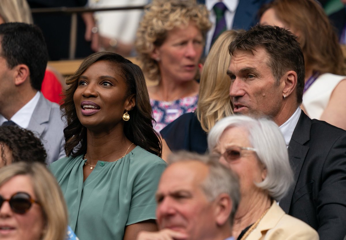 Stargazing in the semi-finals 🤩

#Wimbledon