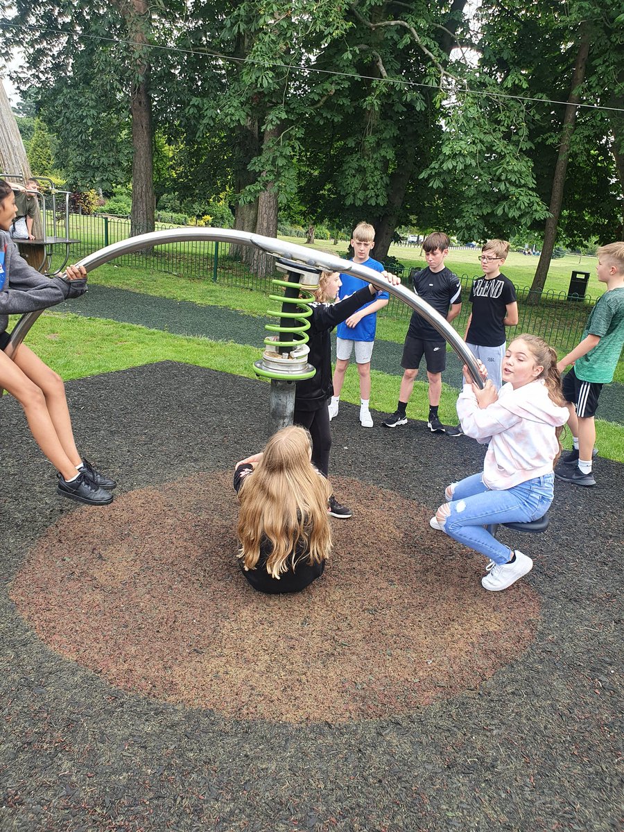 SCOS_Bakhita's tweet photo. Morning in the park! #StCathsActivitiesWeek @St_Caths_Orione https://t.co/CdWYDuzG53