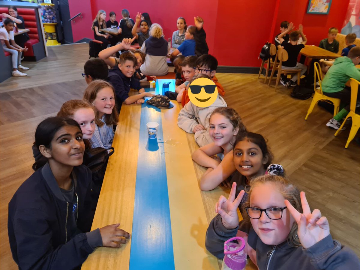 St_Caths_Orione's tweet photo. Time for food! #StCathsActivitiesWeek @SCOS_Bakhita https://t.co/ok87jSwhJp