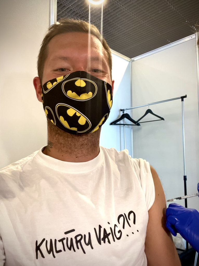 RalfsEilands's tweet photo. “Neesmu ne par, ne pret vakcināciju, bet tūlīt pastāstīšu, kādēļ man ir kruta imunitāte un visi vakcinētie ir aitas!” Mans stāsts par agresīvo antivakceri Lotāru lasāms šeit: https://t.co/LeVZRPXx1h https://t.co/qdg5m5SQlZ