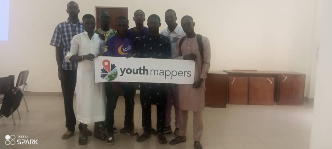 youthmappersUS's tweet photo. Le chapitre @youthmappersUS organisa en ce jour du vendredi 9juillet une activité De formation sur la configuration et l'utilisation de JOSM aux nouveaux adhérents du chapitre.
#Youthmappers
#OSMMALI
#UNIVERSITÉ_DE_SÉGOU
#JOSM https://t.co/qxg4ThY4Xo