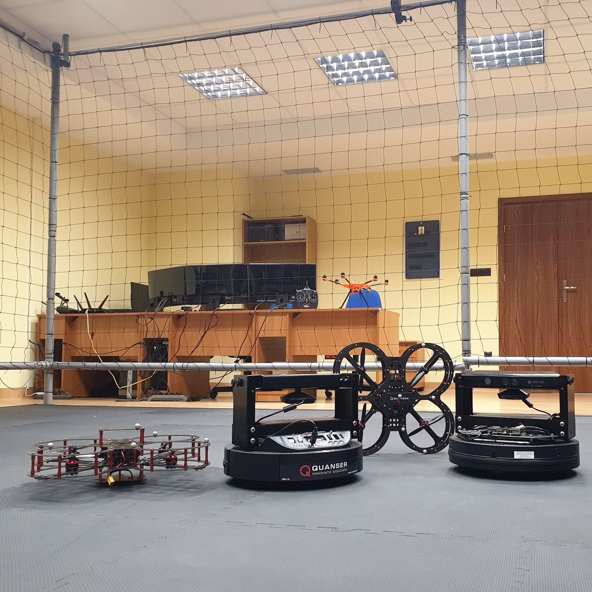 Looks like Politechnika Częstochowska is well equipped to do some serious #autonomousvehicles research! #drones #robotics