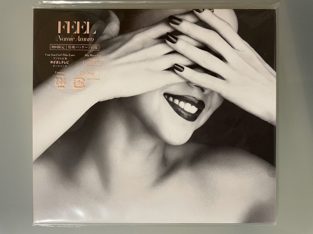 はにまげ 今日7月10日は安室奈美恵ちゃんの Feel が発売されて8周年です 心で感じるをコンセプトに ジャケットは三猿の 見ざる 言わざる 聞かざる を表現されております 12曲中7曲が全編英語詞と大変意欲的な作品です Hands On Me