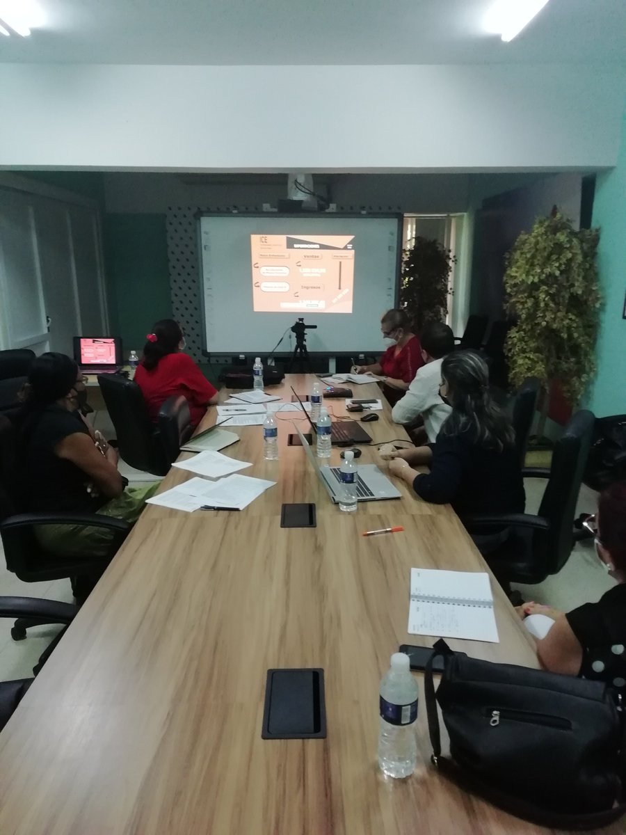 Desarrollamos en el día de hoy la segunda sesión de trabajo con los jefes de las misiones educativas en el exterior, actualizando nuestra estrategia de exportación de bienes y servicios. <a href="/CubaMined/">MINED</a> <a href="/elsa_ena/">Ena Elsa Velázquez Cobiella</a>