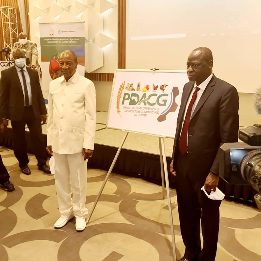 MohamedKagnass1's tweet photo. Au lancement ce vendredi du projet de développement de l'agriculture commerciale en Guinée. #Banque_mondiale, #PDACG
#chaine_de_valeur
#stockages #infrastructures_rurales https://t.co/8Od4Y9y0vH