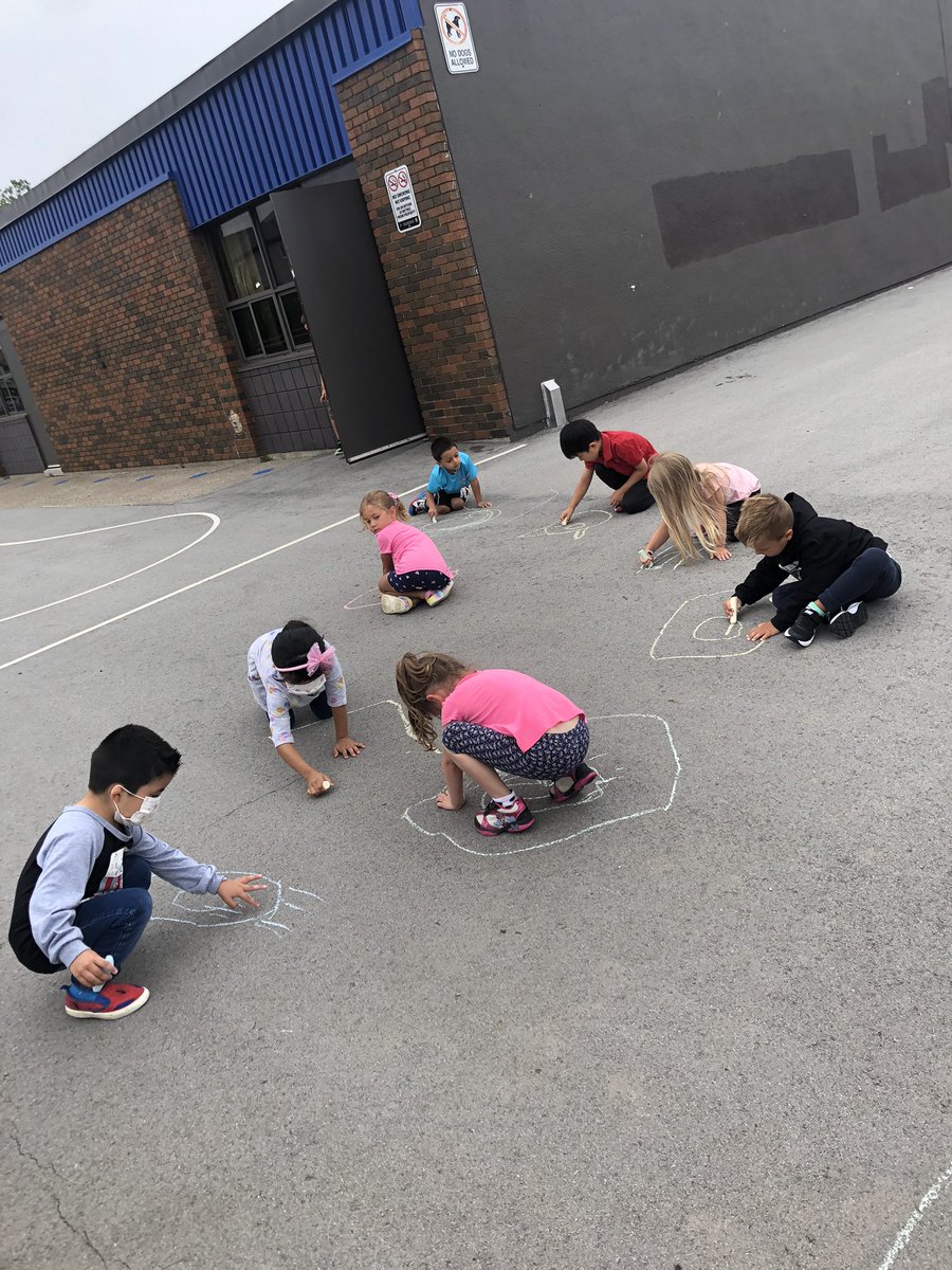 MsKDeblasis's tweet photo. We had so much fun on Superhero Day! We go to play with Spider-Man 🕸🕷 and we tried catch Bat-Camper 🦇@summerheateim @DSBNSummerHEAT https://t.co/dqu4YUTCUF