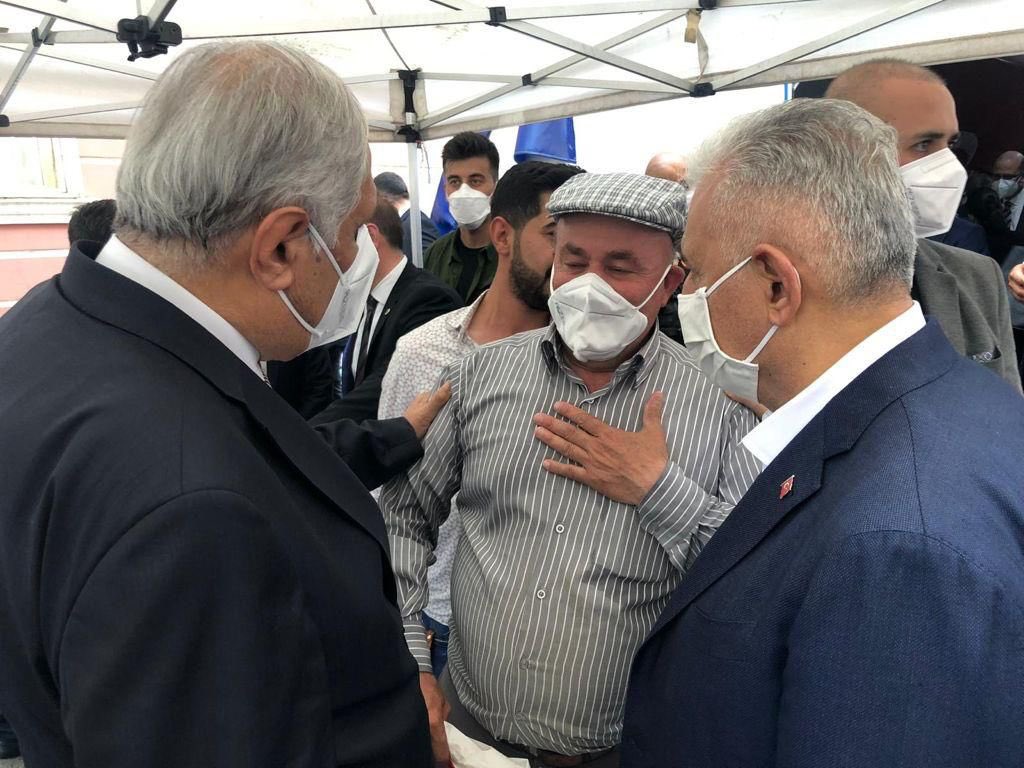 BY's tweet photo. Acımız büyük ama umudumuz çok daha büyük. 

Diyarbakır Anneleri Allah’ın izniyle evlatlarına kavuşacak inşallah.

Bu ülkenin terör örgütlerine kurban edecek tek bir evladı yok. https://t.co/CJM6cArGZP