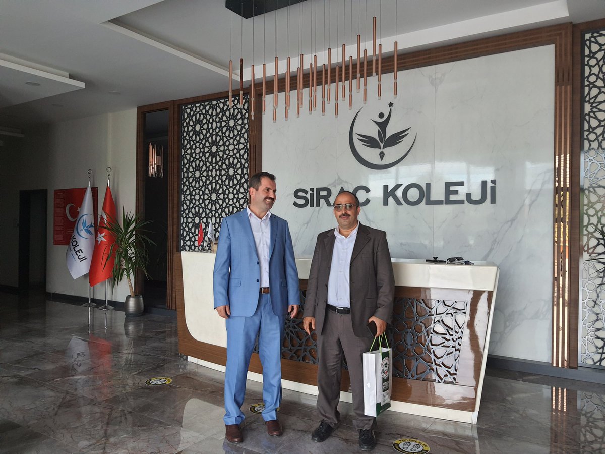 Ulued's tweet photo. Ankara'da hizmet veren @Sirackoleji 'ni Başkanımız Yusuf Irmak ve ekibi yeni hizmet binasında ziyaret ettiler.

Misafirperverlikleri için kendilerine çok teşekkür ediyor, çalışmalarında muvaffakiyetler biliyoruz. https://t.co/bFYQ9xXlyi