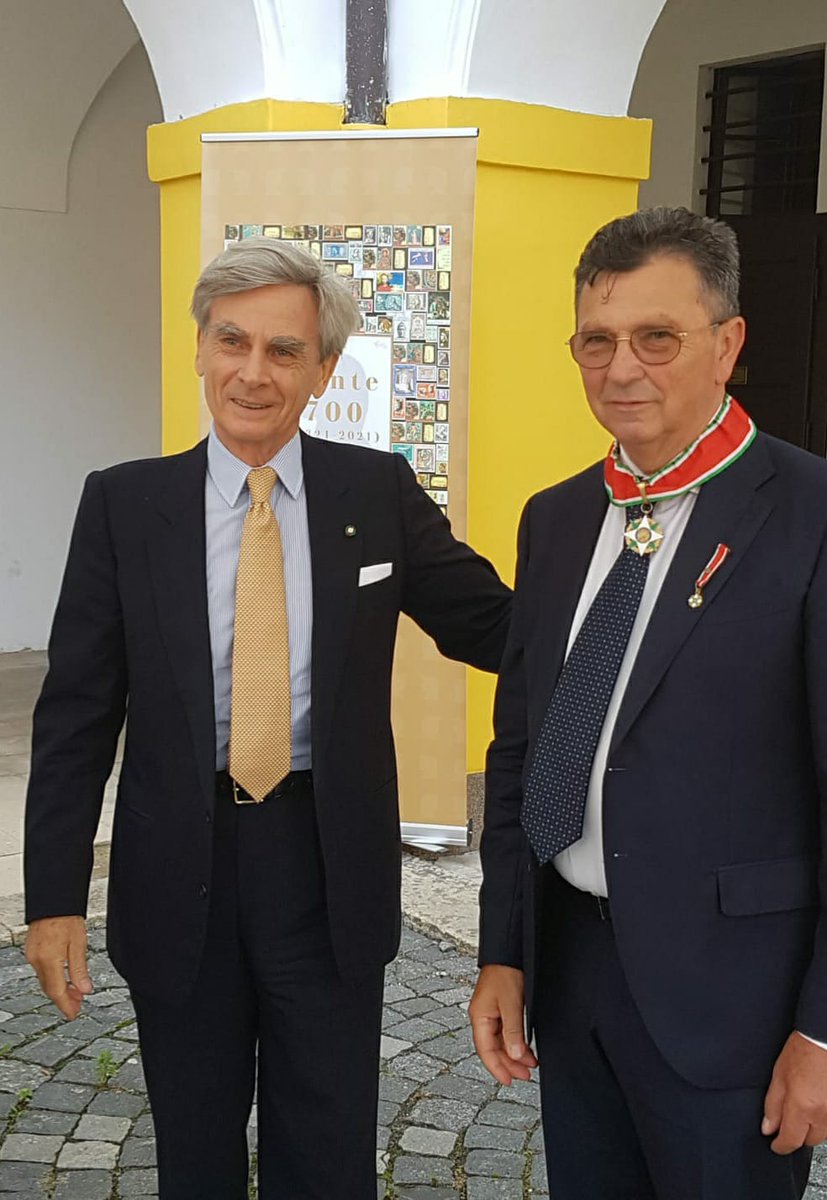 ItalyinCZ's tweet photo. L’Ambasciatore Nisio ha consegnato oggi al Presidente onorario della Camera di Commercio Italo-Ceca, Gian Franco Pinciroli, l’onorificenza di “Commendatore dell'Ordine della Stella d'Italia”, per la dedizione dimostrata alla guida della CAMIC, a beneficio delle imprese italiane. https://t.co/Ux80xTaxRo