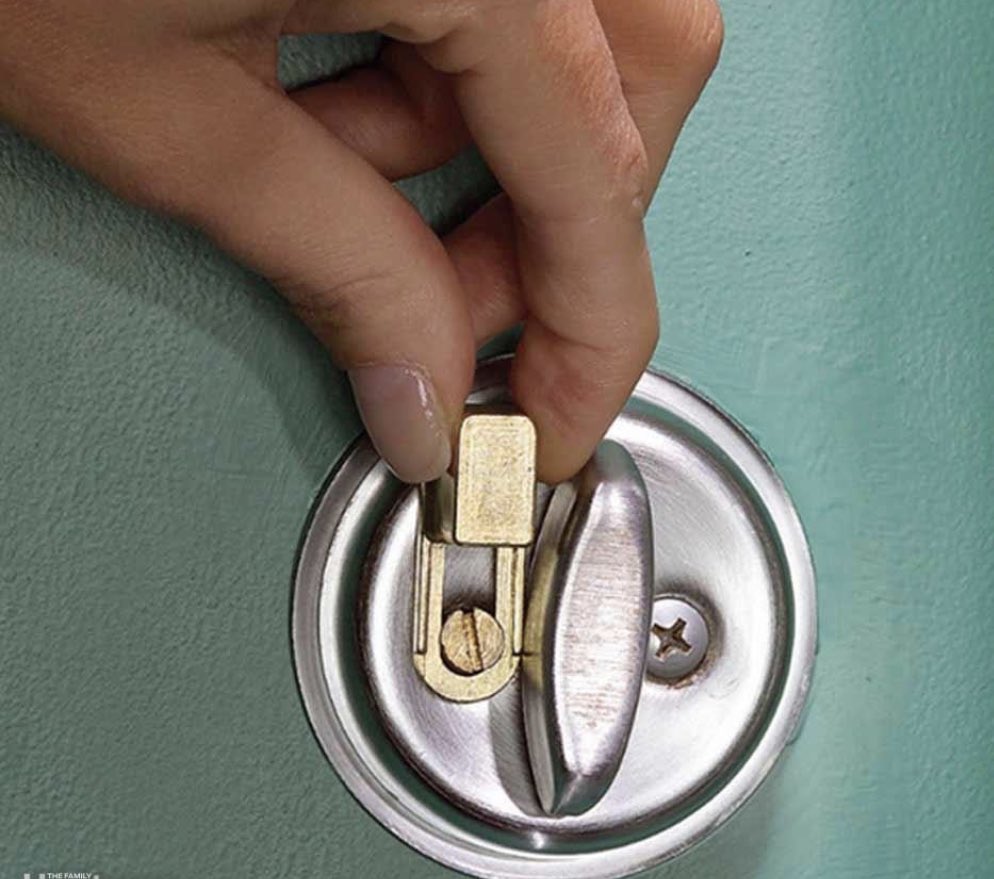 OPrepared's tweet image. Simple hacks for extra home security. Just buying you a few seconds can be the difference. #OzarksPrepared #Prepper #Shtf #Prepper #Bushcraft #Survival #FoodStorage #BugOutBag #GetHomeBag #Nature #Adventure #DIY #prepperfoodstorage #foodstorage #homesecurity