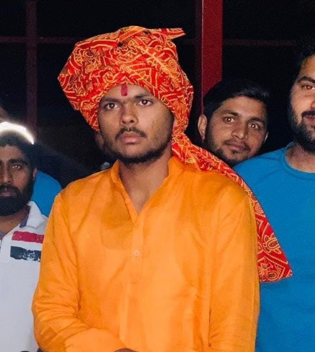 Akspandit1's tweet photo. Only use this trend 👇
#हम_रामभक्त_गोपाल_के_साथ_है 
@RambhaktGopal @romio_ram_noida @BrahmanDivya @brahmanektapage @be_brahman @Arunpandit04 https://t.co/tJ8yOvGn4B