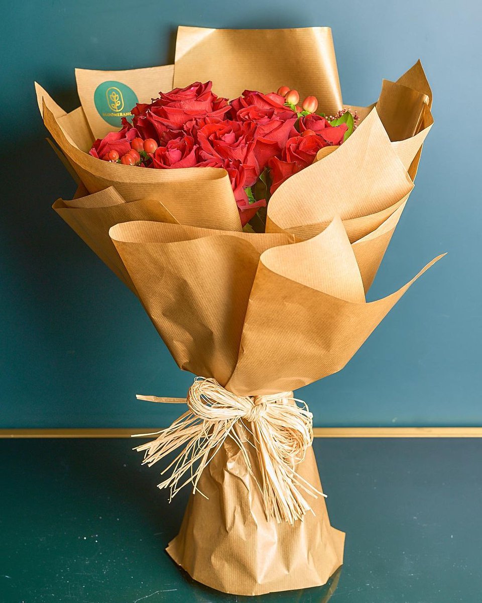 Classic RED by Bloomerangs!🌹🌹
The international symbol of love and admiration

Spend AED 200 with your Visa card to enter the draw for a chance to win awesome prizes, cars, and millions of Etihad Airways Guest Miles. 
--
#SummerOfStyle #RetailAbuDhabi #InAbuDhabi #NationTowers