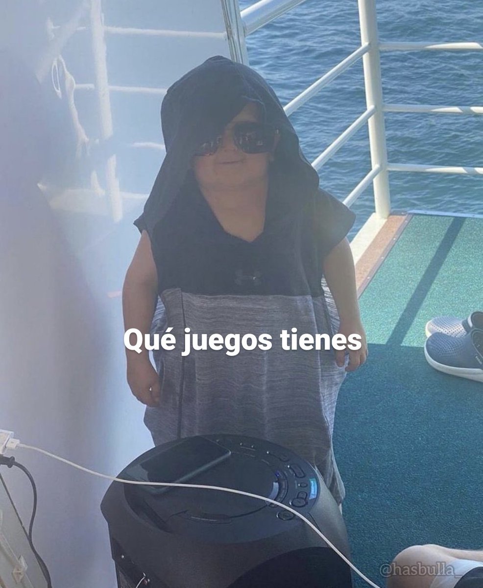 xexu_fernandez's tweet image. *uso el móvil medio segundo*
Mi primo pequeño: