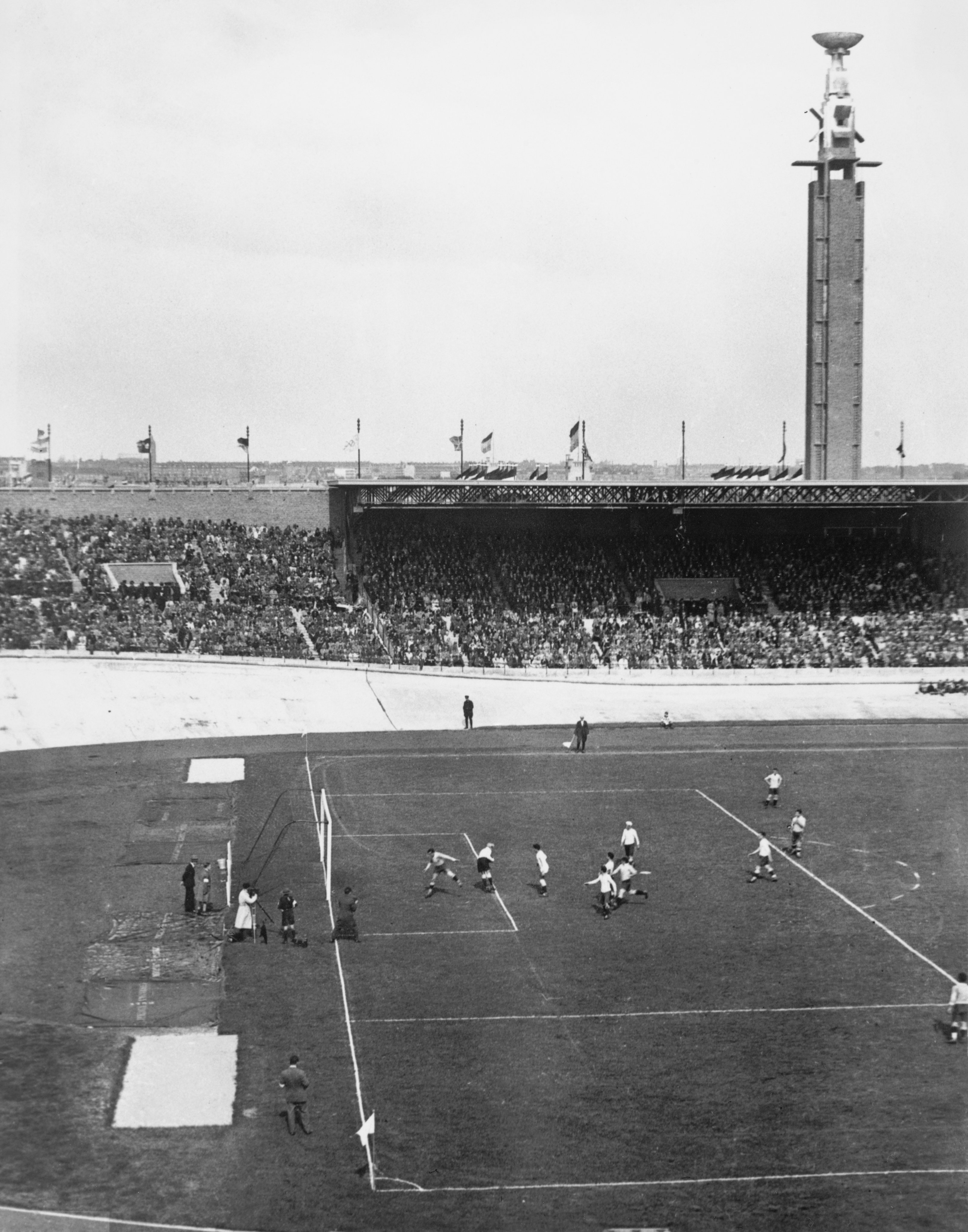 Un día como hoy, pero de 1928, Uruguay se consagraba campeón en los Juegos  Olímpicos de Ámsterdam, defendiendo el título de Colombes…