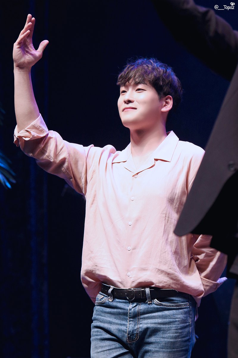 __Topaz's tweet photo. 210709 바톤콘서트
백기범 https://t.co/KPr7hRCwwM
