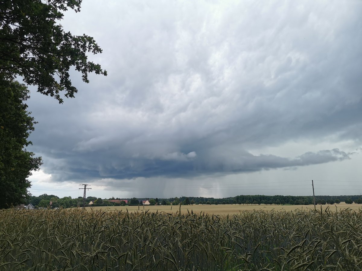 MaikHonda's tweet photo. @ITeich @meteoCB Krass!

Hier sah es so aus. https://t.co/nQ4zuEbvFP