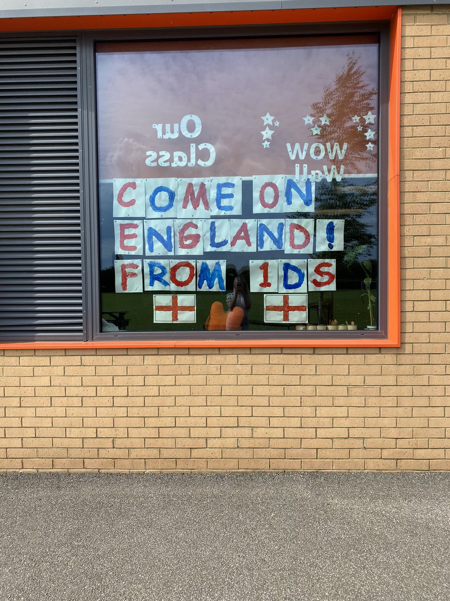 EastfieldPSHull's tweet image. 1DS have practised their painting skills this afternoon! . #epsart #1DS