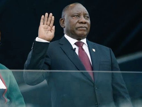 Juniormatseke23's tweet photo. We are under the APARTHEID RULE that's using lockdown and curfews as a political weapon the same way the apartheid regime used "State of Emergency" to deal with black people in the 80s

Let's make #RSAshutdown trend and let South Africa go to war for south Africa!  #KZNshutdown https://t.co/OmdlNDmVPN