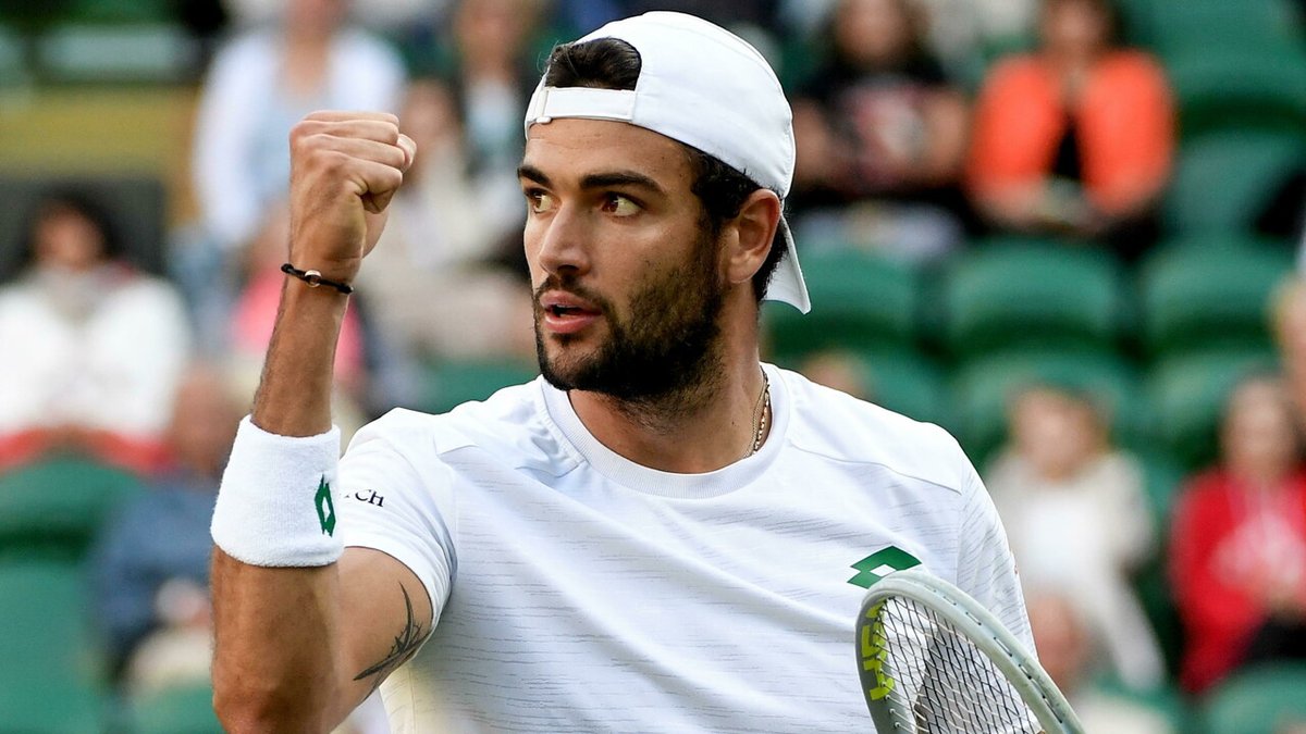 'Rome is proud of you.' Roman tennis star Matteo #Berrettini makes history by becoming the first Italian to reach the #Wimbledon final. 🇮🇹 bit.ly/3wudSpw