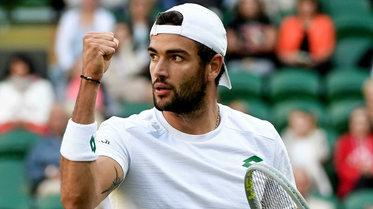 "Rome is proud of you." Roman tennis star Matteo #Berrettini makes history by becoming the first Italian to reach the #Wimbledon final. 🇮🇹
bit.ly/3wudSpw
