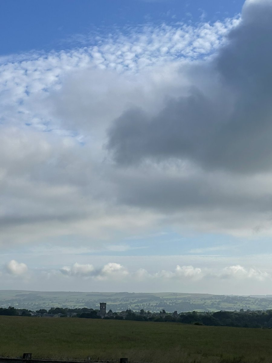 First day out after self isolating for ten days. I’ve missed walking the dog and taking in the local scenery. What else have I missed? 🤔 #walkshire