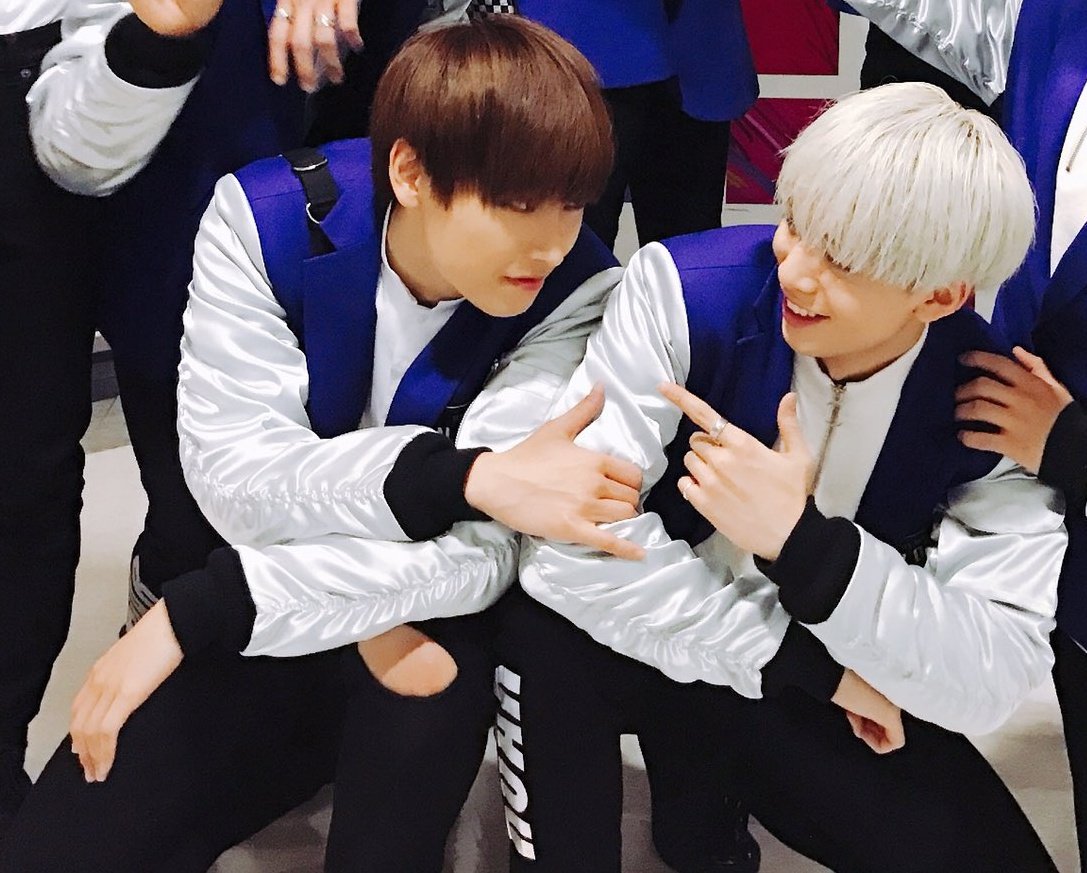712511zip's tweet photo. 단체샷 중 #린균 모음 https://t.co/iX5QaIdvus
