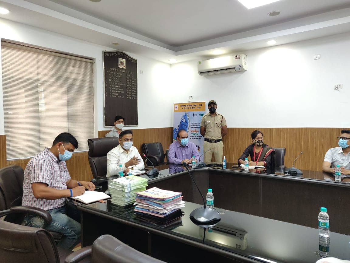DMCentralDelhi's tweet photo. A Meeting was held at @DMCentralDelhi office with RWAs&amp;NGOs reg. handling of 3rd wave &amp; initiatives to reach out to weaker sections.Govt schemes &amp; recent policies discussed&amp;queries were addressed by SDMKotwali Sh Arvind Rana &amp;OSD @imRavikantYadav
@HarishM07710561
@VarshneyDharti https://t.co/uN87nZthMI
