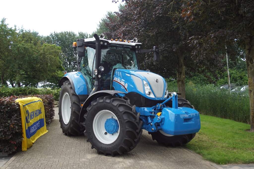 NEW HOLLAND T6.180 Heritage Blue Edition