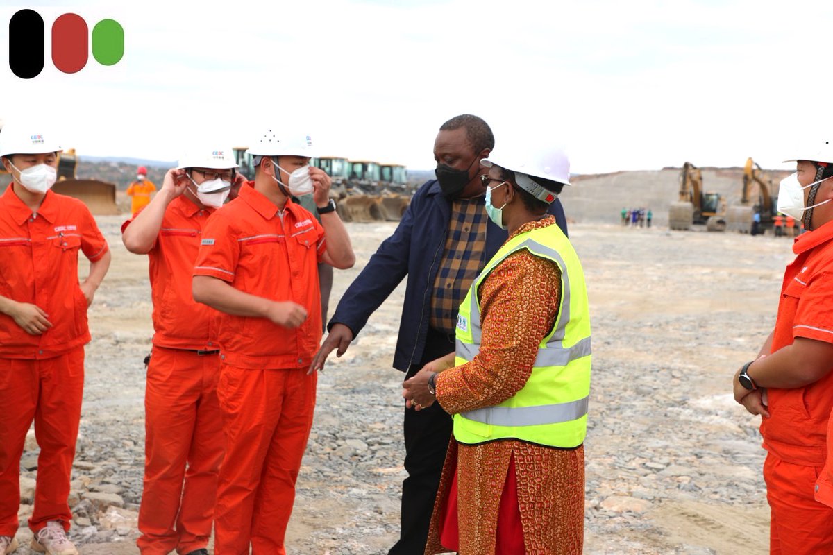GDUDelivery's tweet photo. President Kenyatta has assured Ukambani residents Phase I of Thwake Multipurpose Dam will be completed by June 2022. The President who toured dam accompanied by leaders Raila Odinga, Kalonzo Musyoka &amp; region Governors ordered cleanup of Athi River to tackle pollution #GoKDelivers https://t.co/aP2hy2sHXL