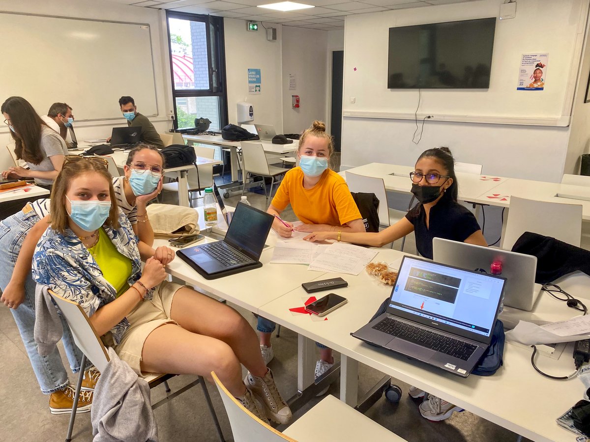 isegcom_paris's tweet photo. 💻 Clap de fin du #SummerCodeCamp avec les soutenances de nos 1re année.
👏 Félicitations à tous et un grand merci aux étudiants formateurs d'@epitech pour leur accompagnement ! https://t.co/YKpAWKHQOY