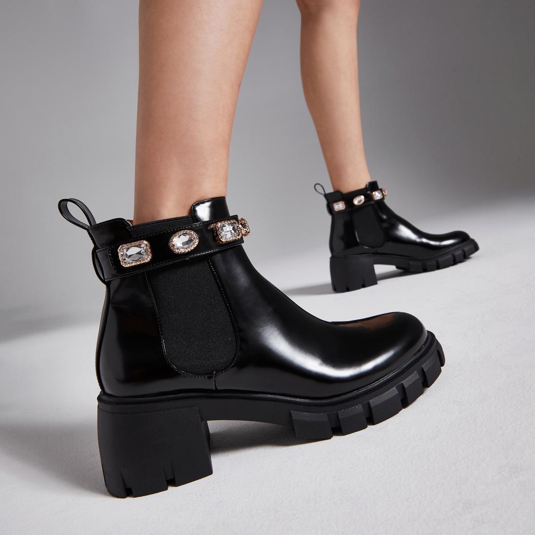 🖤¡Volvieron las AMULET BLACK! 🖤

<a href="/stevemaddenmx/">SteveMaddenMX</a>
.
.
.
.
.
#FashionDrive 
#fashion 
#look 
#ootd 
#style 
#fashionista 
#bags 
#shoes 
#inspo 
#repost