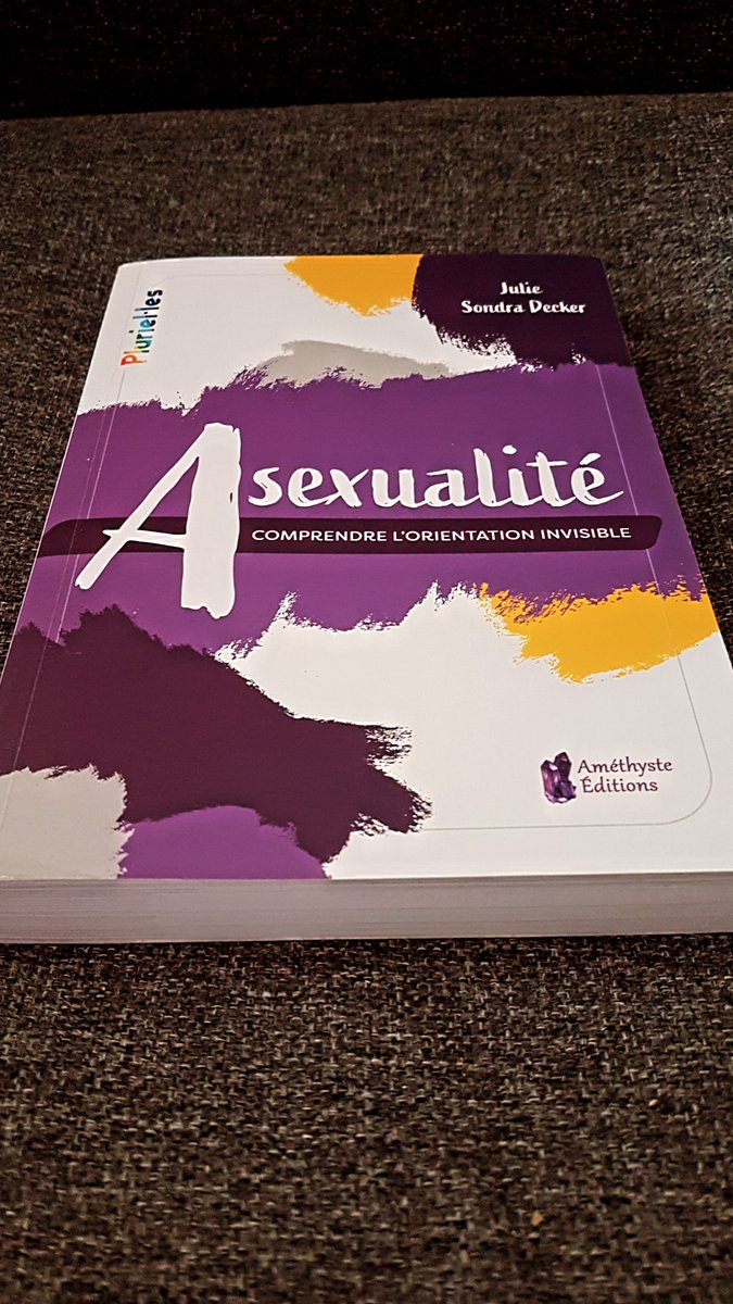 Le sexe n'est pas binaire,
Le genre n'est pas binaire,
La sexualité n'est pas binaire,
Le monde n'est pas binaire.

Merci beaucoup <a href="/Pluriel_les/">Collection Plurielles par Améthyste éditions🏳️‍🌈</a> 💜 d'œuvrer pour un monde plus inclusif et plus égalitaire !
#VendrediLecture 🌈📚
