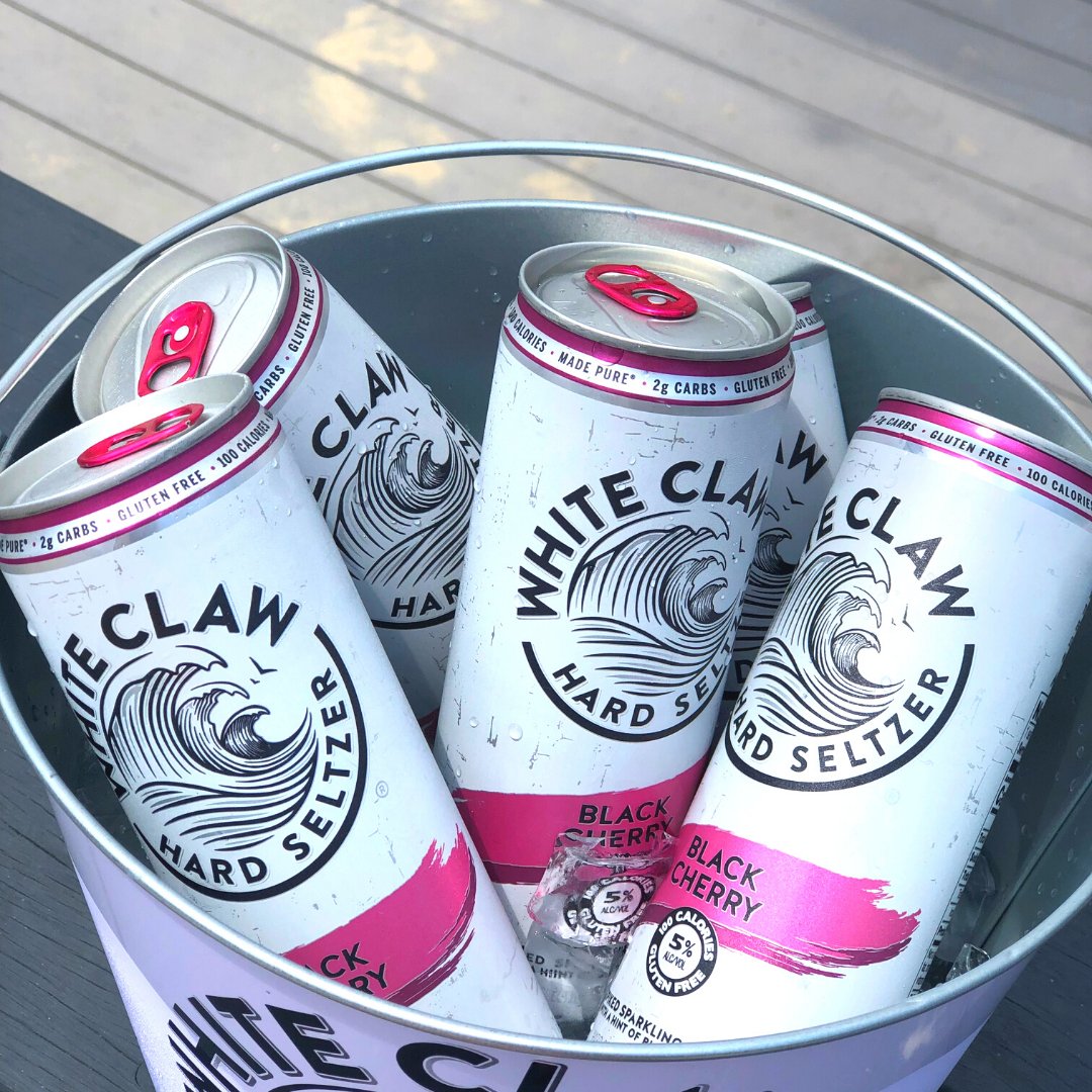 sandbaravalon's tweet photo. Add visiting The Sandbar Village to your vacation "bucket" list this summer! You can upgrade your drink order to a bucket and save $5 on five beer! How can you beat a deal like that? 🍺

#Avalon #AvalonNJ #StoneHarbor #TheSandbar #NJOutdoorDining #SevenMileBeach #BeachBars https://t.co/ZXqUt8SbZF