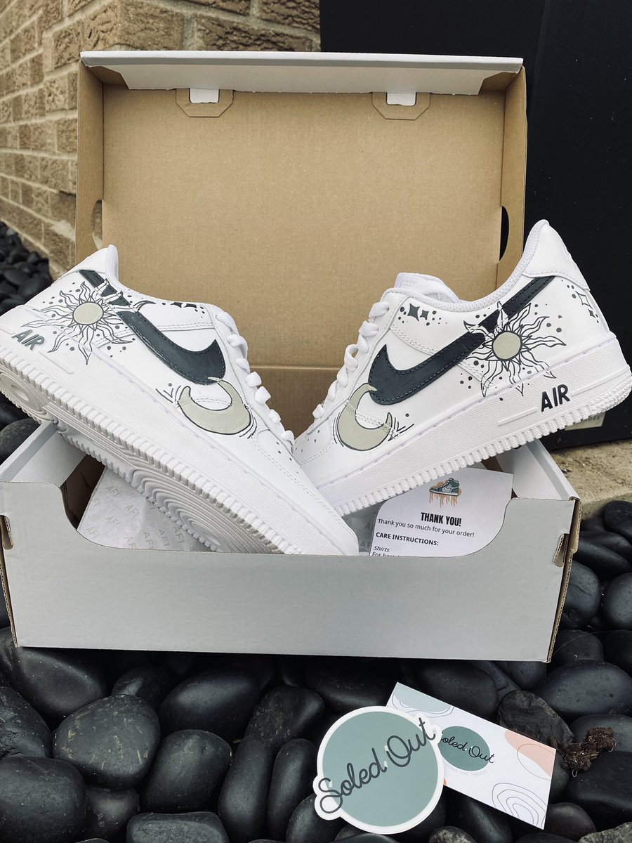 SoledOutCustom's tweet photo. B&amp;W Sun &amp; Moon customs w/ personalized message inside the tongues! 🖤🌙 https://t.co/LINCtN8JXO