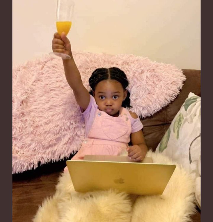 yourgirl_ajex's tweet photo. Hours to go before the release of Brekete by @Dance_Mechanic 
Big jam y'all 
Get your speakers ready 🙈🙈 https://t.co/MQWEzjWadf