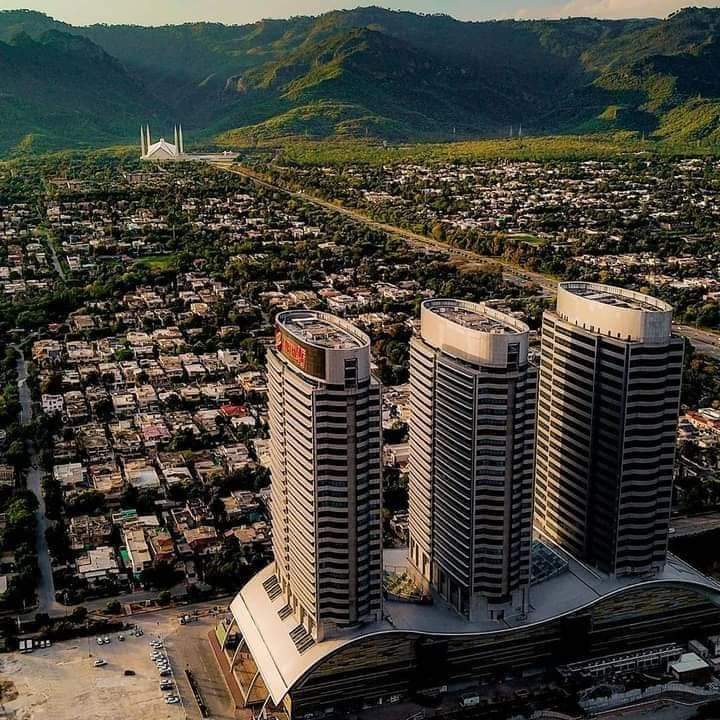 SAUSMF's tweet photo. Guess The City 😍
#Sausmf https://t.co/DLdmePfskA