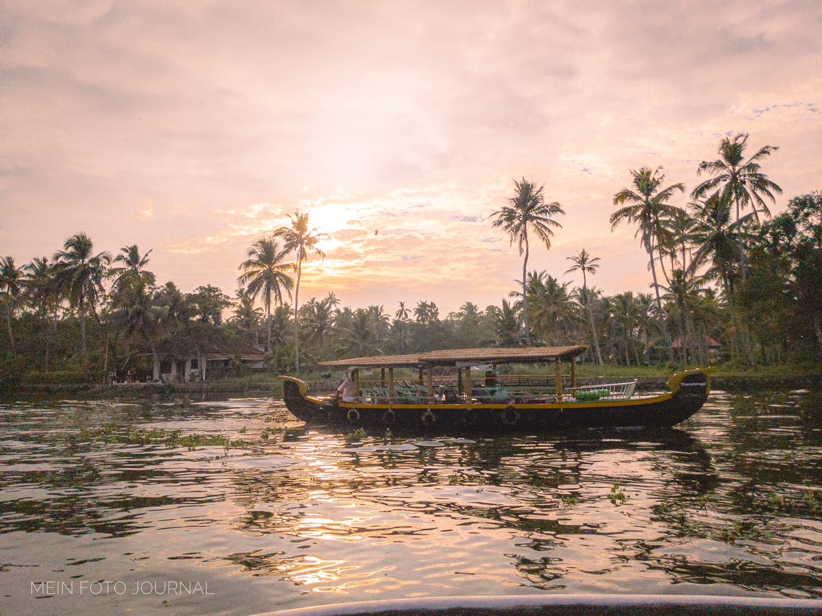 Who wants to go on this boat ride? 

#kerala #aleppey #alappuzha #backwatersofkerala #keralabackwaters #IncredibleIndia #photography #keralatourism #Travel #travelphotography #photooftheday #photographylovers #teampixel #yourshotphotographer #goldenhour #pinkhour #skyonfire