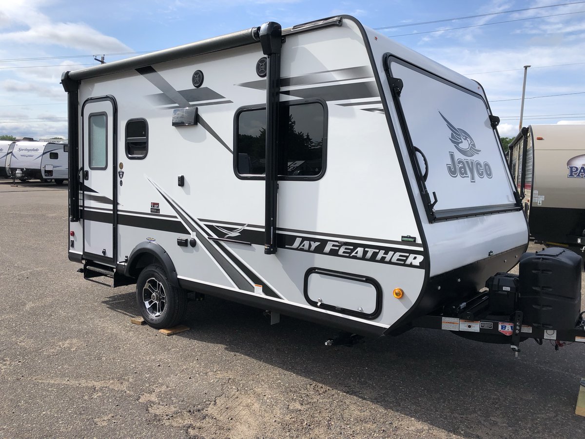 If you or anybody you know is looking for a great expandable camper, Fractional Toys has a HOT new listing at our Oakdale, MN location. 

Check it out at facebook.com/marketplace/it…
