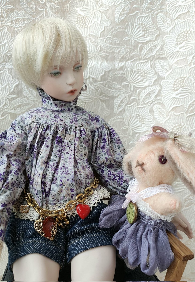 MissMoppetDolls's tweet photo. 実は、彼女のひみつは魔法少女。
夜になると小さい子どもの夢に現れて、魔法のステッキで悪い夢をぐるぐるして、綿あめにして食べてしまうらしいですよ。
#少女の聖域
#TwinkleRabbit https://t.co/HgK0MZKO6Q