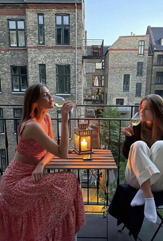 Friday night plans 🥀🌤️🍝🍷